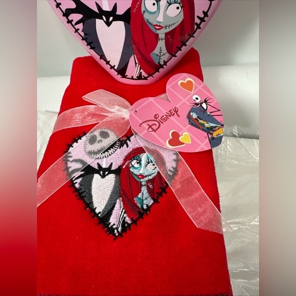 Nightmare Before Christmas Bathroom Set Lotion Jar & Hand Towels Jack & Sally - Picture 2 of 7